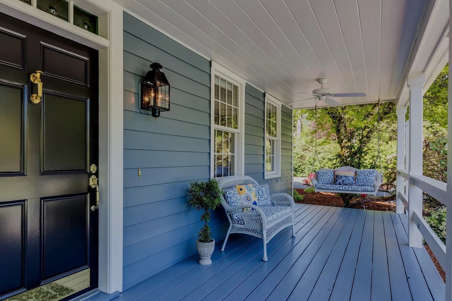 Front porch of the Xscapecation Oasis vacation rental in Tulsa